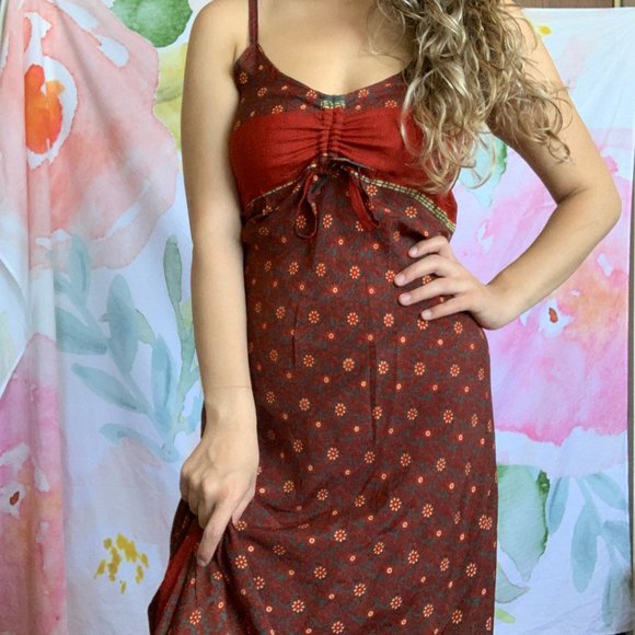 Boho Autumn Maxi Dress with Front Tie Detail - Picture 3 of 3